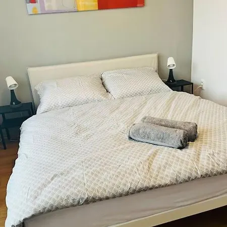 Stylish In The Old Town *